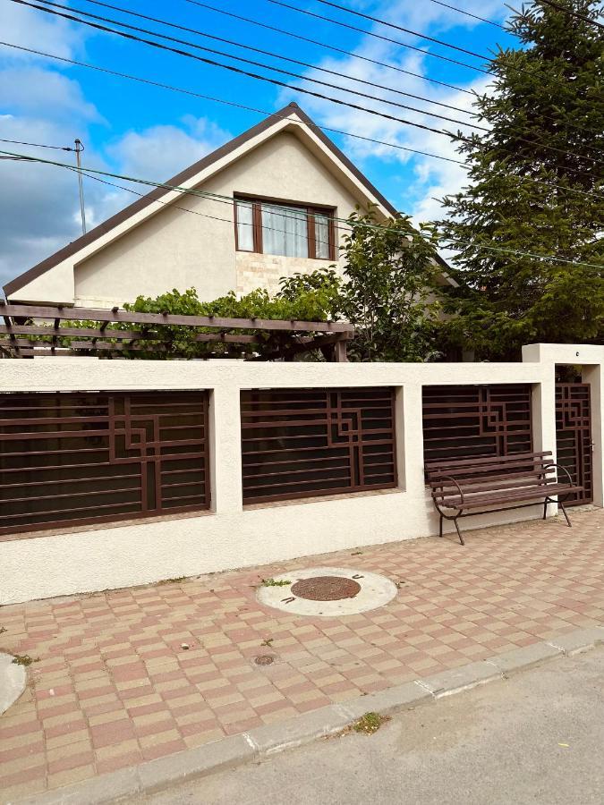투즐라 Casa Cristina 빌라 외부 사진